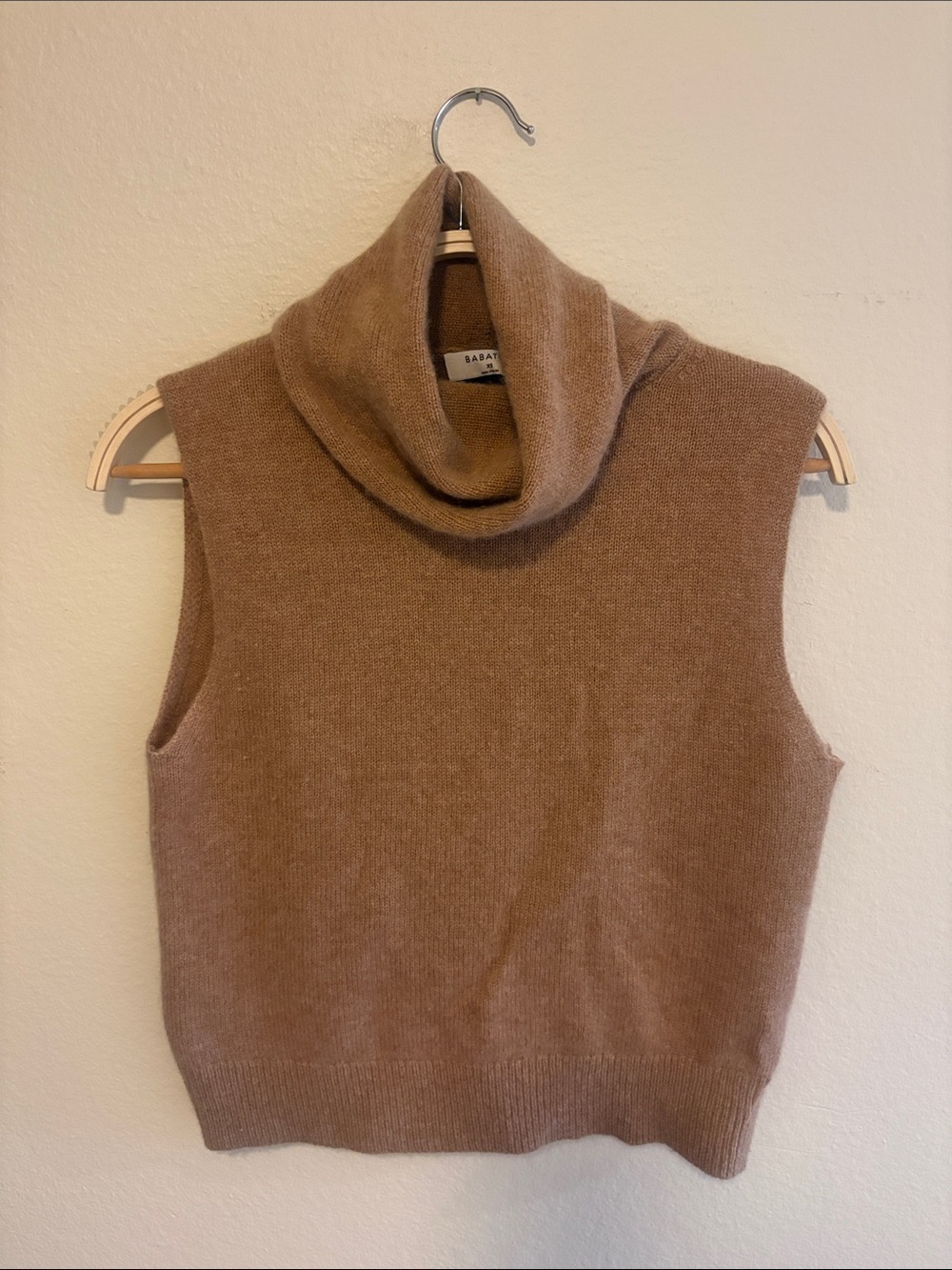 Aritzia Babaton Luxe Cashmere Sweater Vest